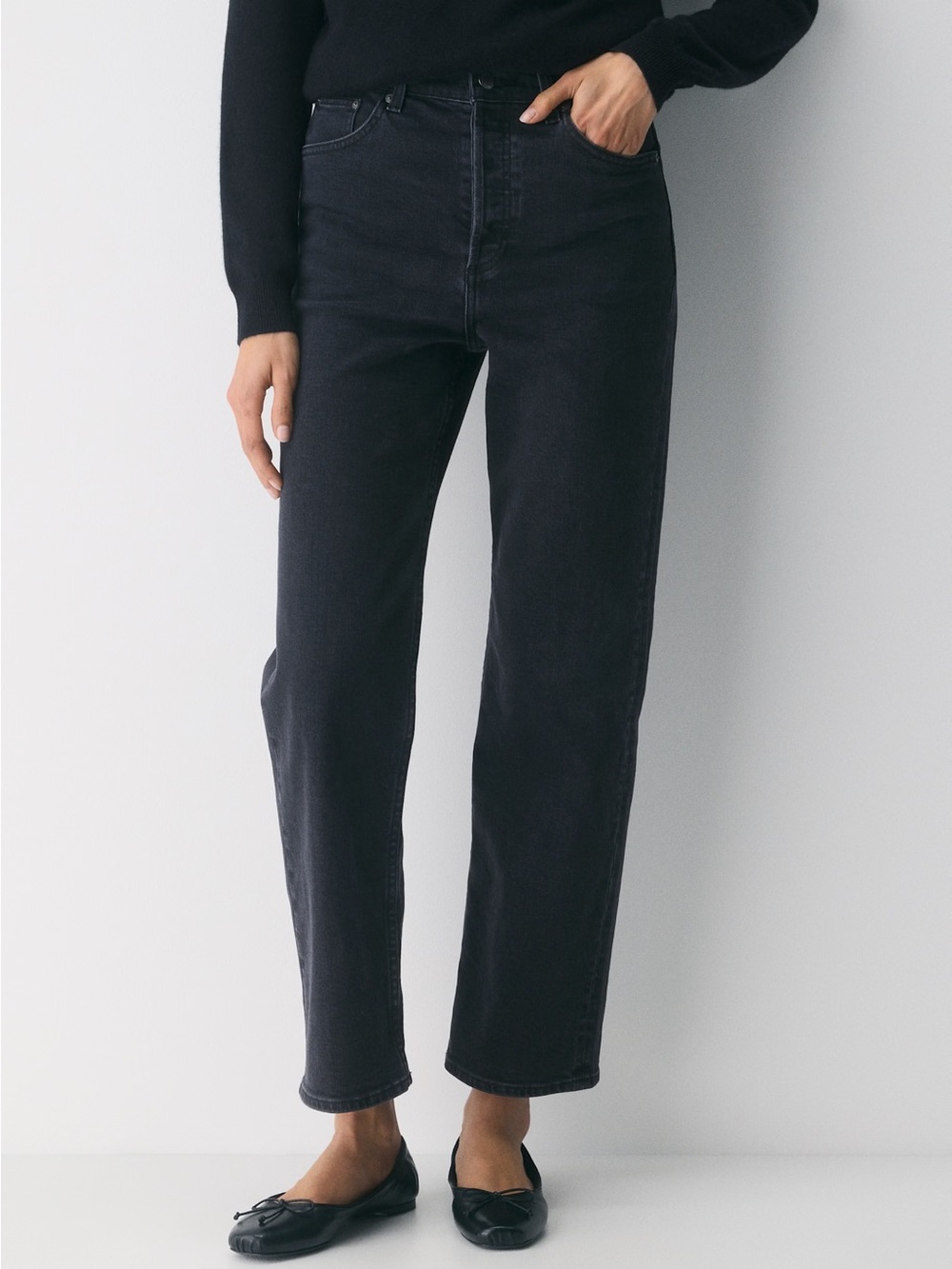 ARITZIA Denim Forum The Arlo Hi-Rise Straight Jean in Black Eyeliner Size 26